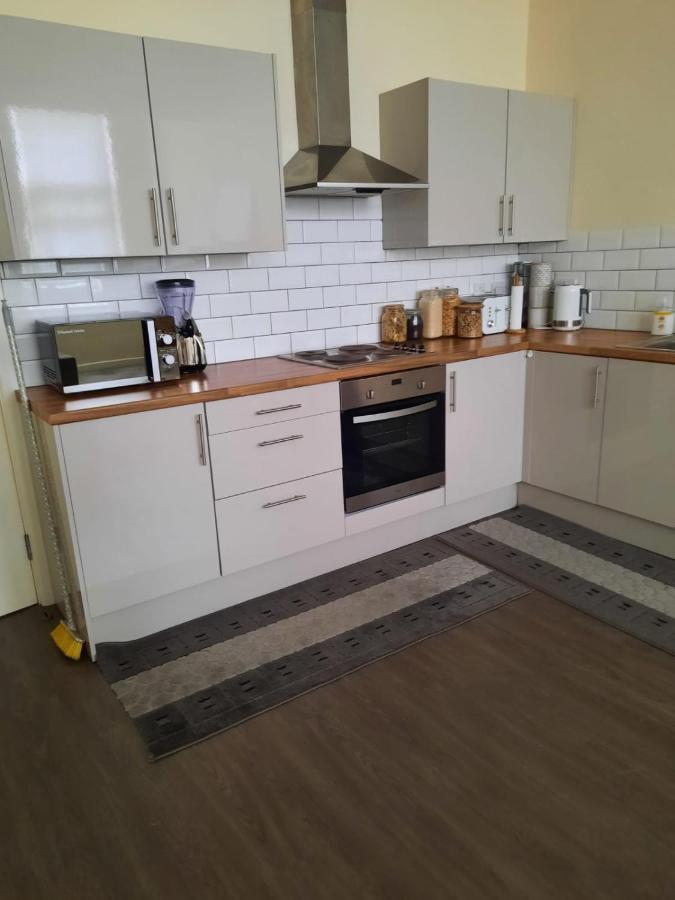 Fabulous Home From Home - Central Long Eaton - Lovely Short-Stay Apartment - High Speed Fibre Optic Broadband Internet - High Speed Streaming Possible Suitable For Working From Home And Students Very Spacious Free Parking Nearby מראה חיצוני תמונה